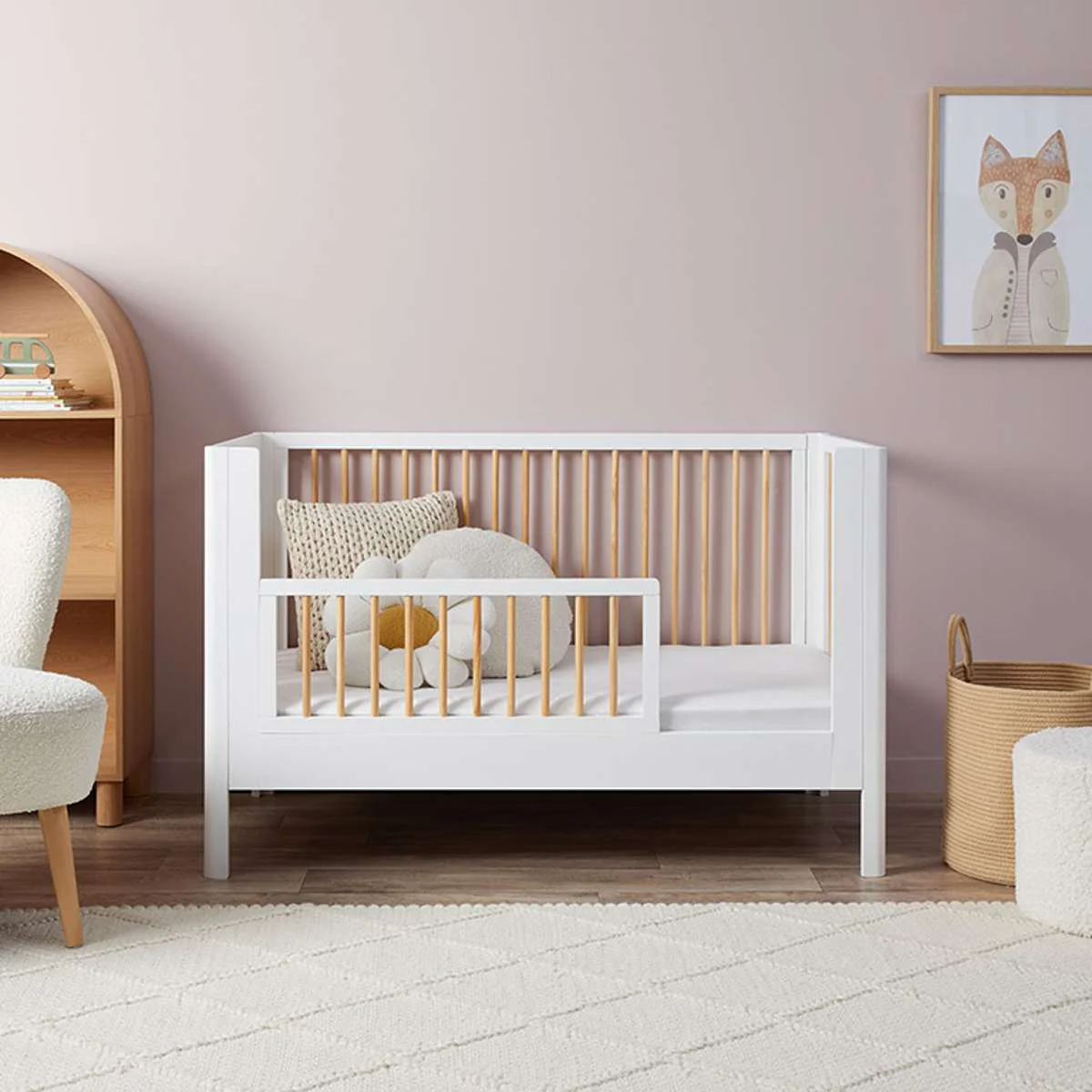 Fraser White/Natural Coastal 3-in-1 Conversion Cot Bundle - Image 3